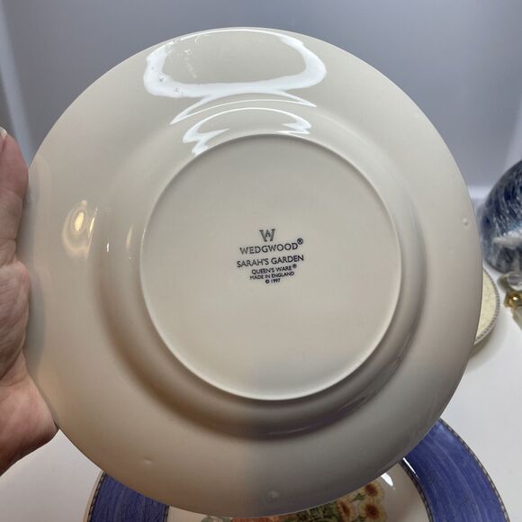 Set of 4 Wedgwood Sarah's Garden Salad Plates - One of Each Color 8 1/4” - Picture 9 of 14